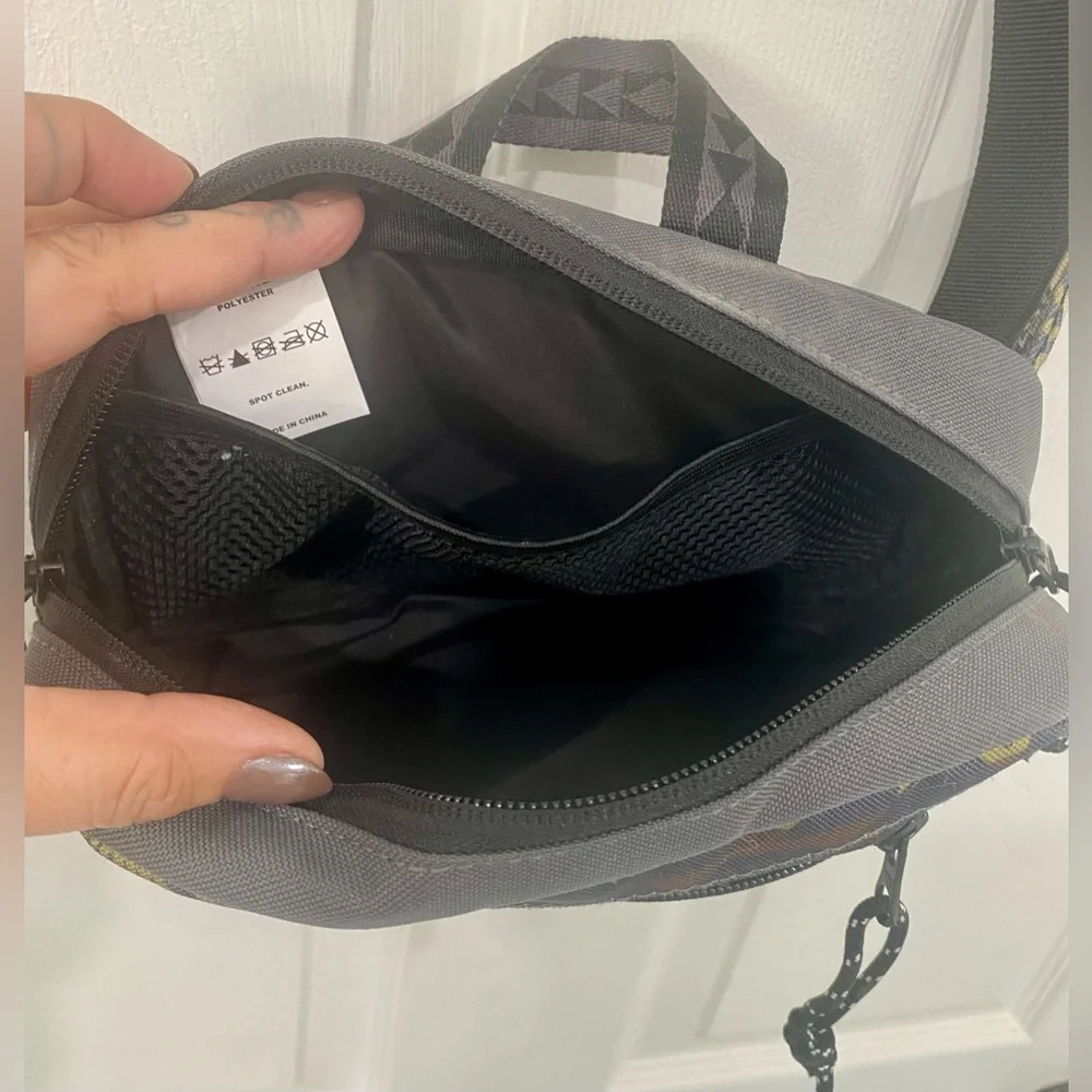 Pendleton Belt Bag - Picture 5 of 6